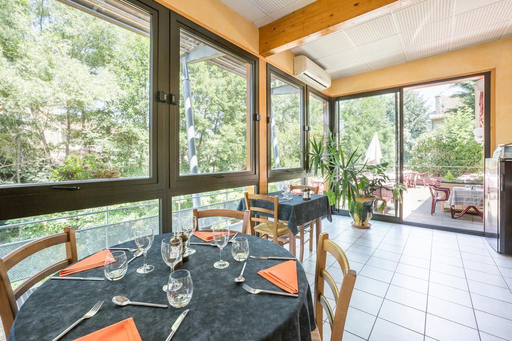 Logis Hotel Restaurant Auberge Les Rives De L'Arzon Vorey Exterior photo